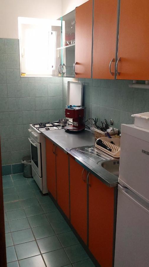 Apartmani Ana Karlobag Exterior foto